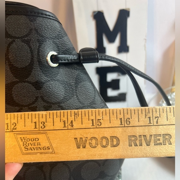 Coach F57842 Signature Drawstring Carryall Shoulder Bag - Picture 5 of 15